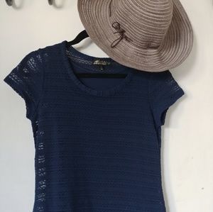 [Absolutely Famous] Blue Crochet cap sleeve top